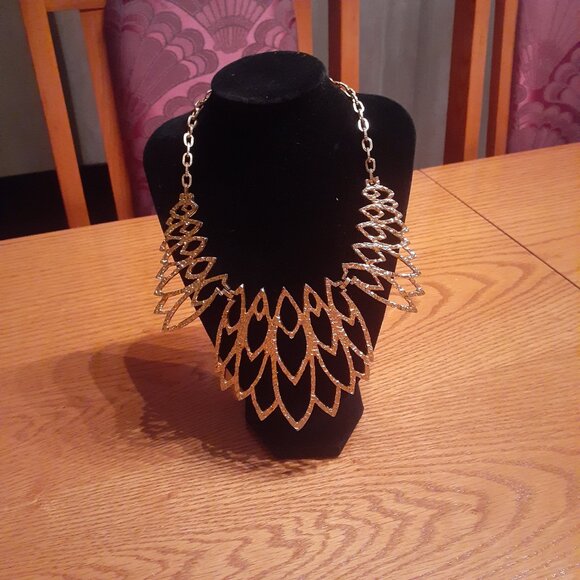 Stunning Celebrity NY "Cleopatra" style bib Necklacelace - Picture 10 of 10